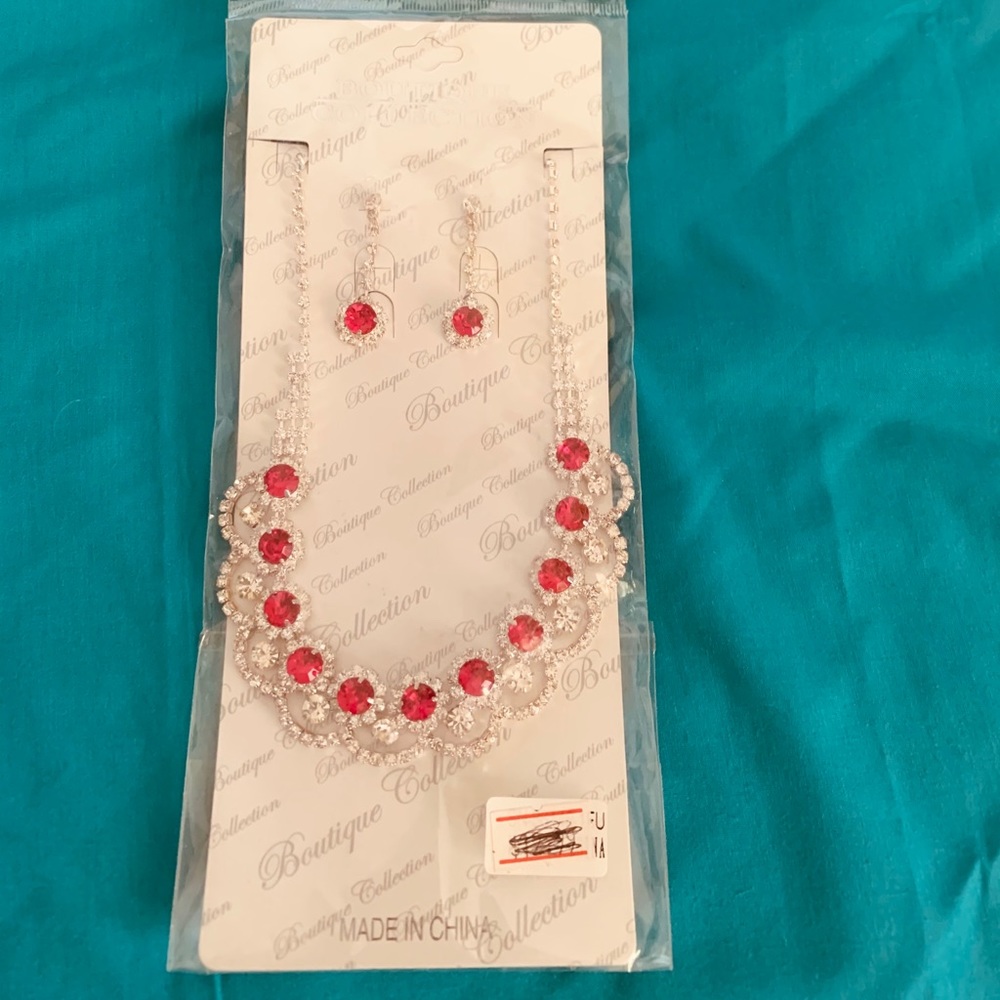 Boutique set necklace and earrings